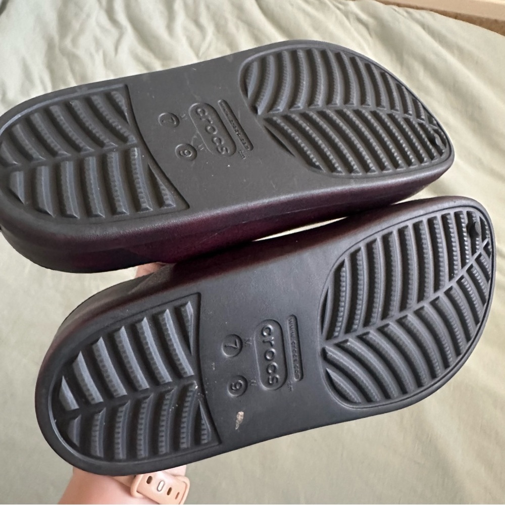 CROCS Women's Burgundy Slip-On Clogs - Picture 4 of 7